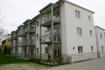 Hausmeisterservice Bauer Referenzen Augsburg - Wohnhäuser mit Stahlbalkonen in Augsburg